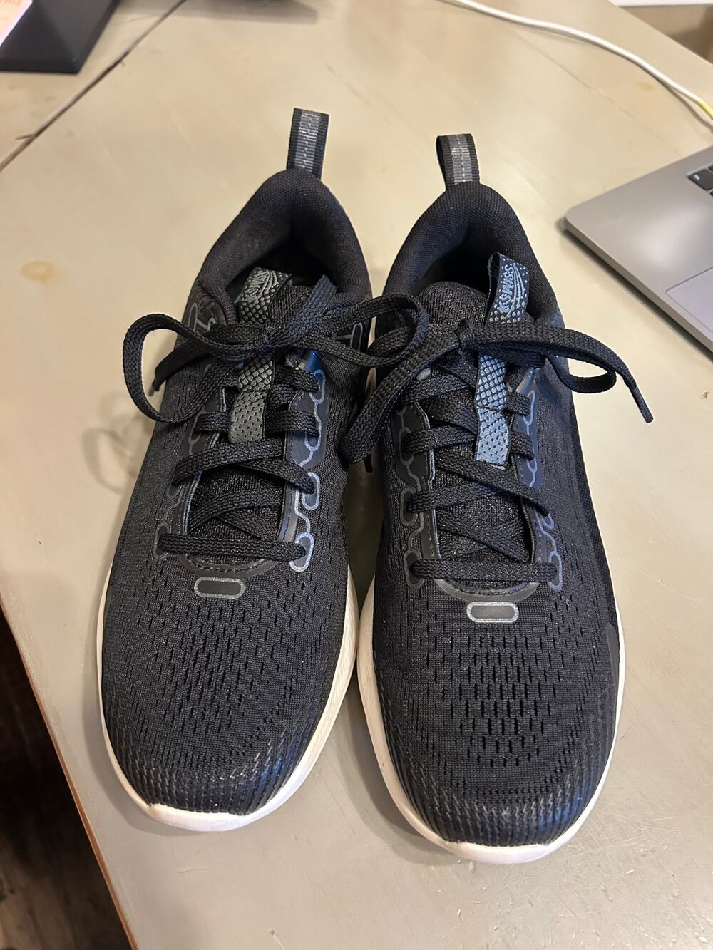 K Swiss Black & White Sneakers Like New Size 8